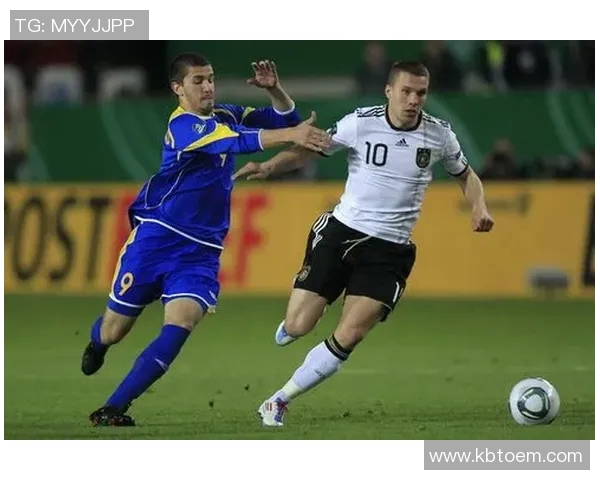 波多尔斯基足球明星的传奇之路与辉煌成就回顾