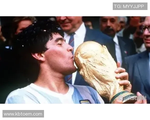 现役足球明星实力分档解析与排名探讨全面分析各大球员表现与潜力